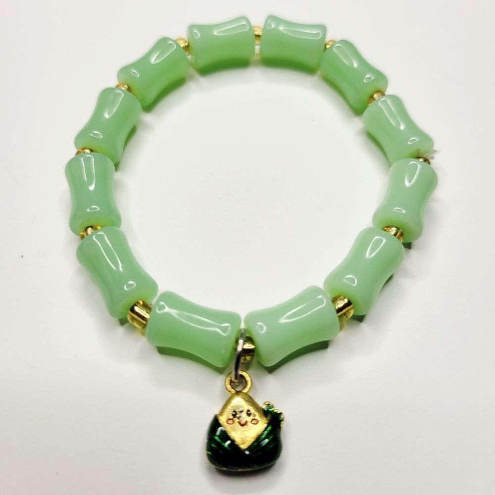 Green And Gold Color Bamboo Glass Chinese Asian Smiley Charm Stretch Bracelet